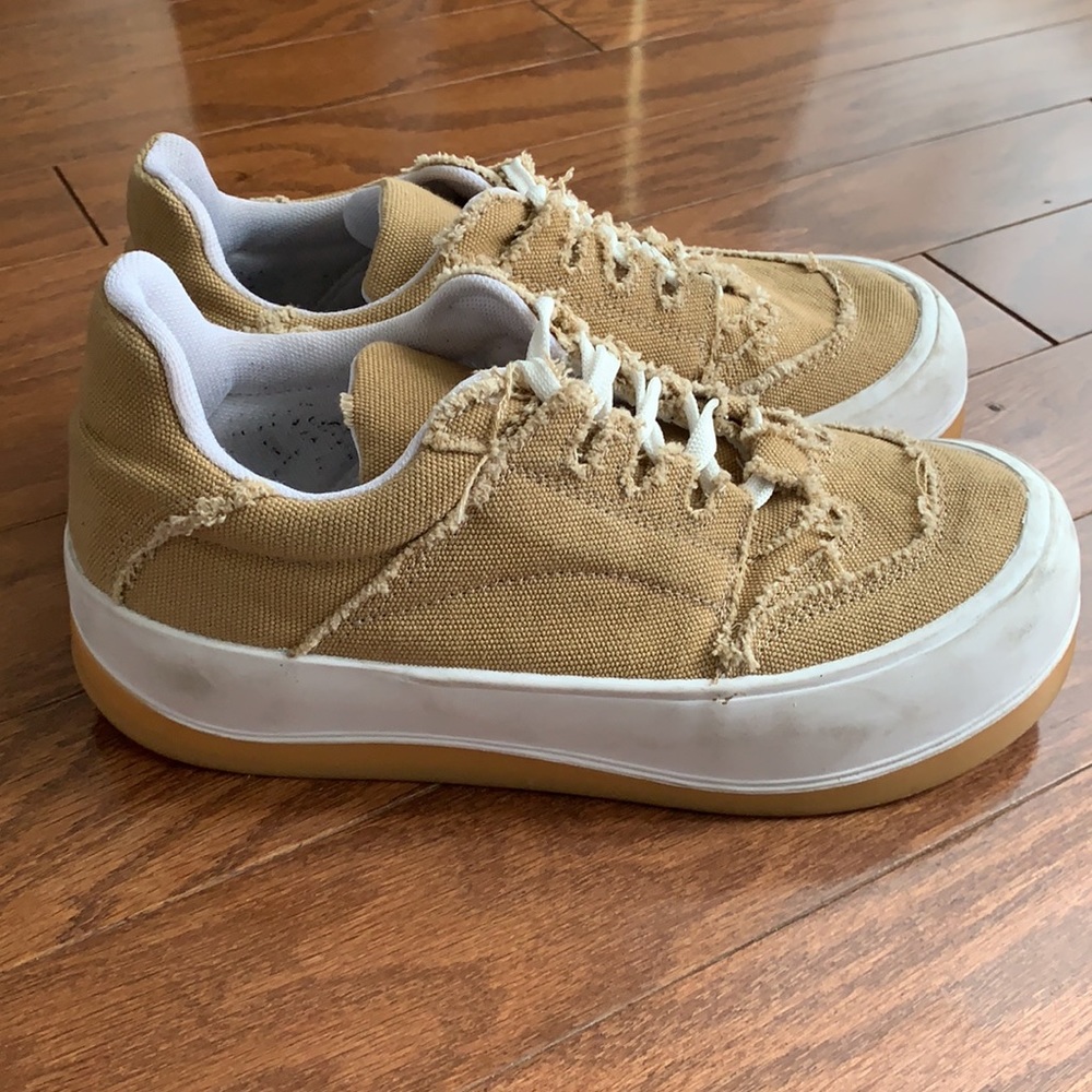 Urban Outfitters Tan Canvas Thick Sole Sneakers Boho Casual Size 40